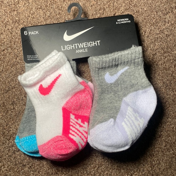 Nike lightweight ankle socks for 6-12 months NWT - Picture 2 of 5
